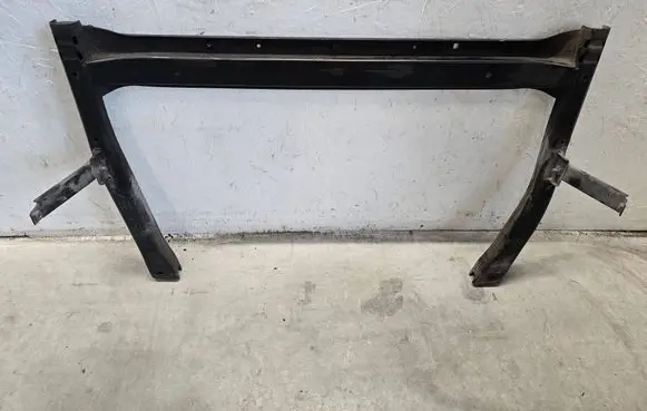 Volvo XC40 Radiator mount bracket 32221552
