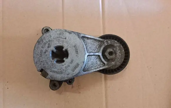 Mitsubishi Grandis Generator/alternator belt tensioner 04891659AA