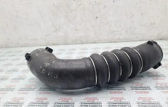 Audi A6 S6 C6 4F Air intake hose/pipe
