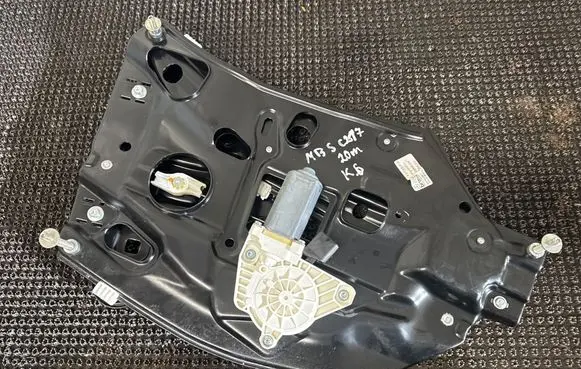 Mercedes-Benz S C217 Rear door window regulator with motor A2176702500 7005Q07 C09698202