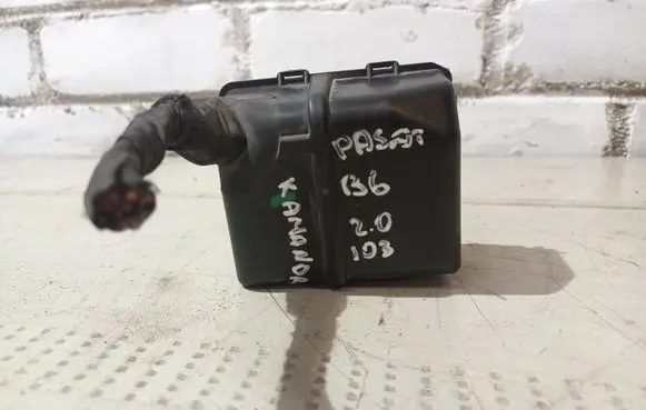 Volkswagen PASSAT B6 Fuse module 1K0937507B