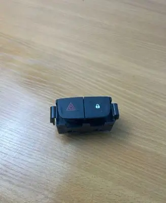 Renault Trafic III (X82) Hazard light switch 252100622R