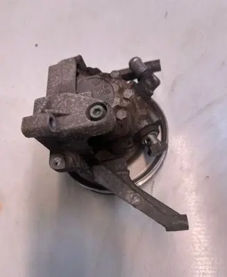 Volkswagen PASSAT B5 Power steering pump 21312