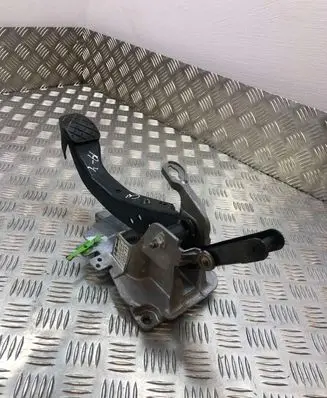 Volkswagen Eos Brake pedal 1K2721057