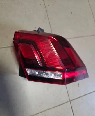 Volkswagen Tiguan Rear/tail lights 5nn945096a