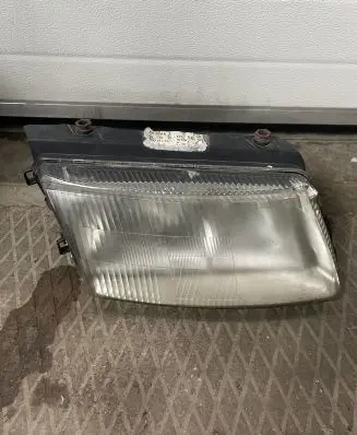 Volkswagen PASSAT B5 Headlight/headlamp MVW123H032