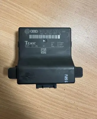 Audi A3 S3 8P Gateway control module 1K0907530D