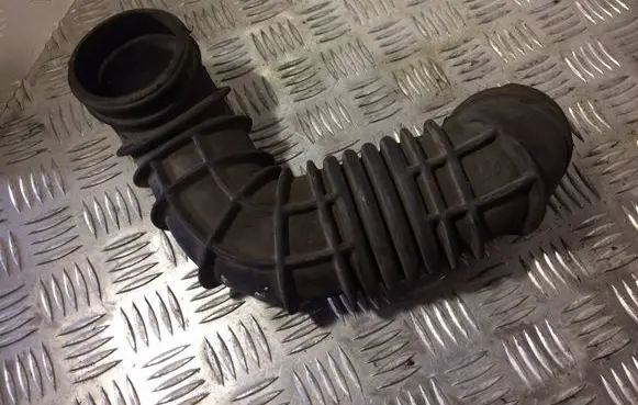 Ford Focus Air intake hose/pipe 98AB9R504AD