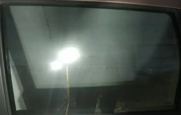 Nissan Note (E11) Rear door window glass as2