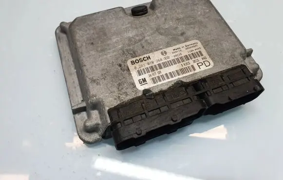 Opel Zafira A Engine control unit/module 24417169 0281010268