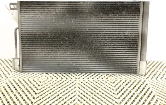 Opel Corsa E Coolant radiator 39035151