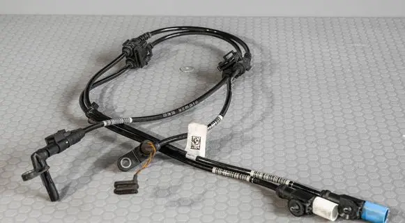 Mercedes-Benz Sprinter W907 W910 ABS brake wheel speed sensor A9075405640