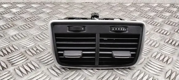 Audi A6 C7 Rear air vent grill 4G0819203