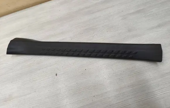 Front sill trim cover