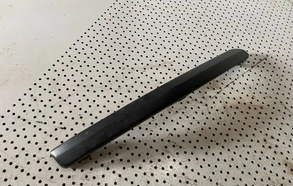 Ford Mondeo Mk III Front bumper splitter molding