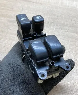 Toyota Corolla E120 E130 Electric window control switch 8404013061
