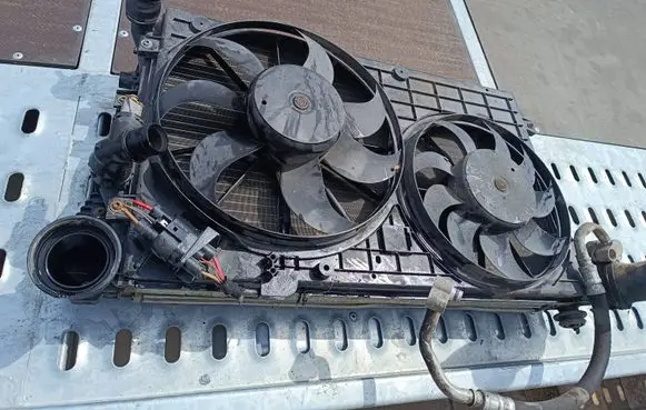 Volkswagen Golf V Radiator set 