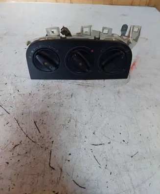 Ford Mondeo MK II Climate control unit 18D451A