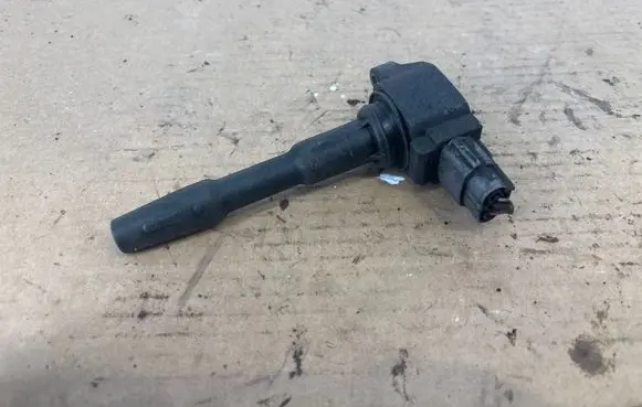 Nissan Juke I F15 High voltage ignition coil 224332428R 117C21814