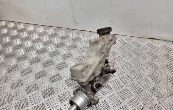 Toyota Avensis T250 Master brake cylinder 0204251172
