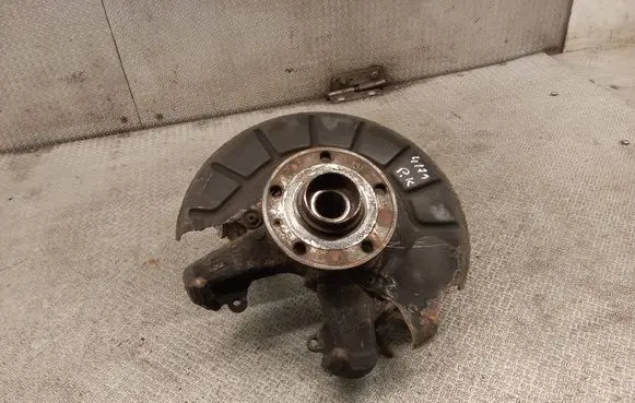 Skoda Octavia Mk2 (1Z) Front wheel hub spindle knuckle