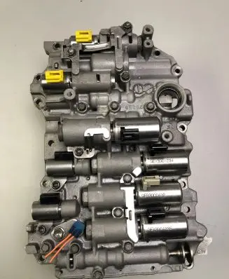 Volkswagen Jetta VI Other engine bay part 154130330M 75050 GEY3G01234