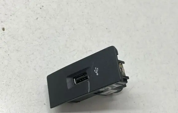 Volkswagen Transporter - Caravelle T6 USB socket connector 5Q0035726N 317015285938