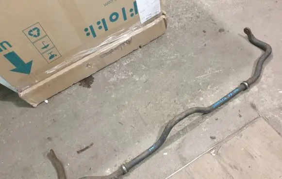 Hyundai Sonata Front anti-roll bar/sway bar