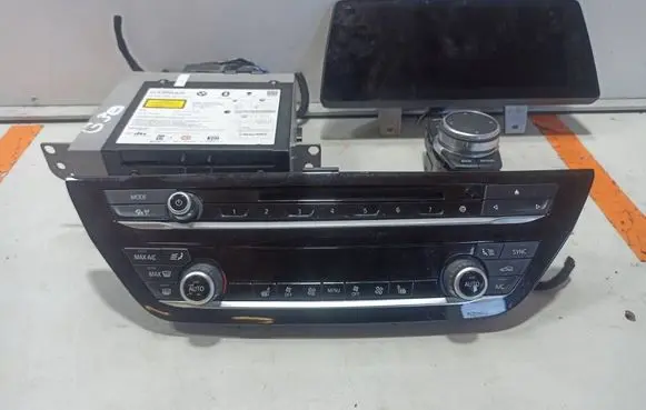 BMW 5 G30 G31 G38 Radio/CD/DVD/GPS head unit 8780768