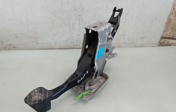 Volkswagen Golf V Brake pedal 1K1721057