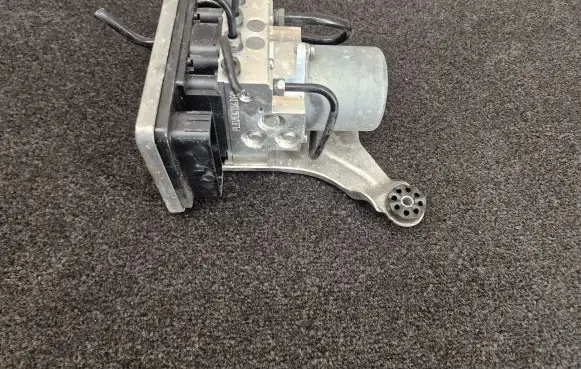 BMW 7 G11 G12 ABS Pump 6892276 34516892276