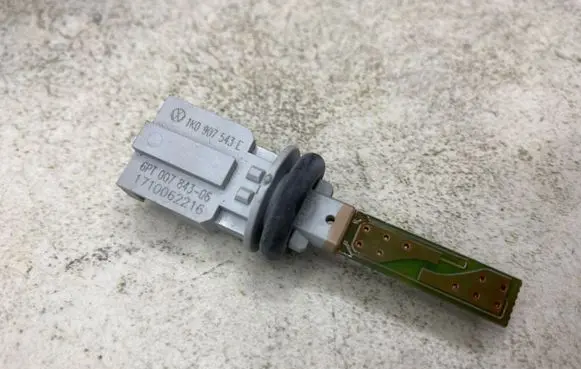 Volkswagen PASSAT B6 Interior temperature sensor 1K0907543E