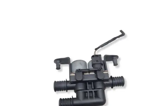 BMW 5 E60 E61 Coolant heater control valve 6906652 64116906652