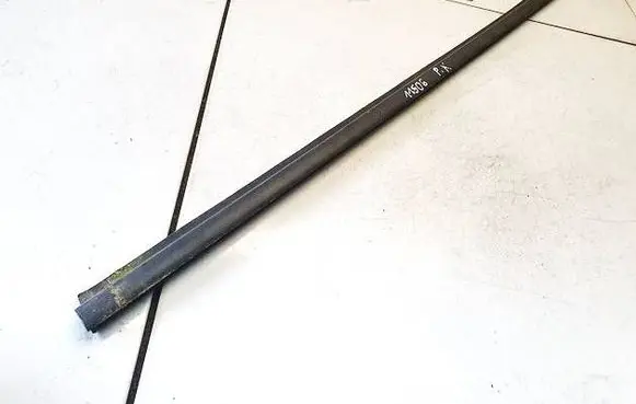 Opel Astra H Front door glass trim molding