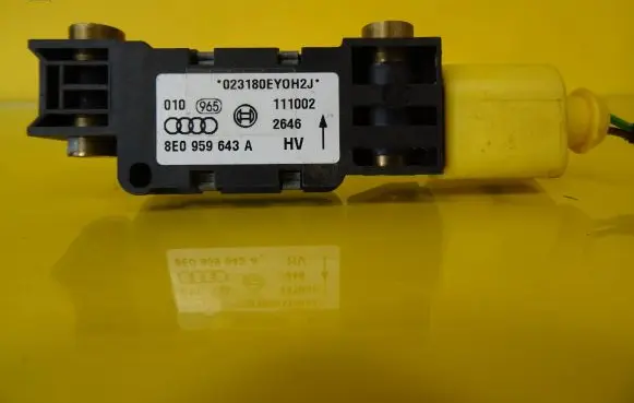 Audi A6 S6 C5 4B Airbag deployment crash/impact sensor 8E0959643A