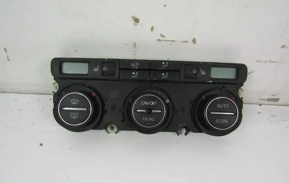 Volkswagen PASSAT B5.5 Air conditioning/heating control unit AKAS71823S