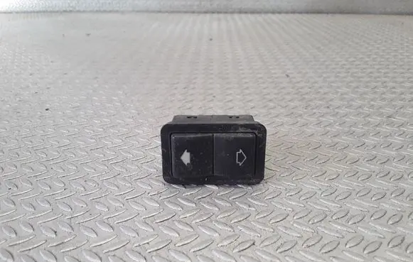 BMW 5 E39 Electric window control switch 8368974