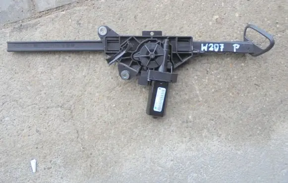 Mercedes-Benz E C207 W207 Seat belt adjustment motor A2078600282