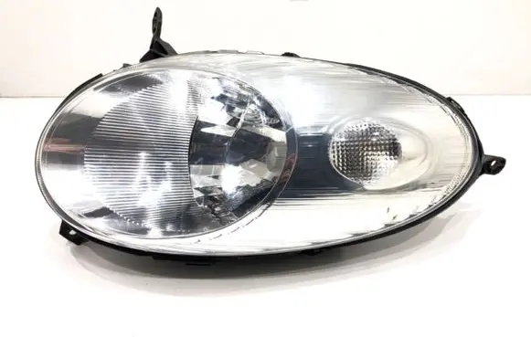 Nissan Micra Headlight/headlamp 26010BC50B