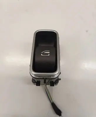 Mercedes-Benz GLA H247 Electric window control switch A1679050201