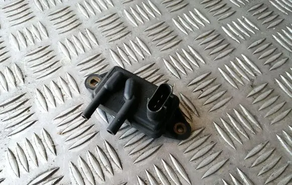 Ford Focus Air pressure sensor F77E9J460AB