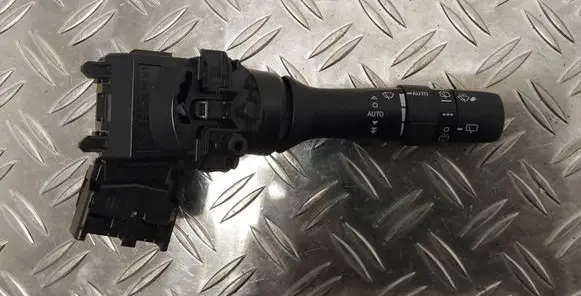 Toyota Auris 150 Wiper control stalk 17F633 02421