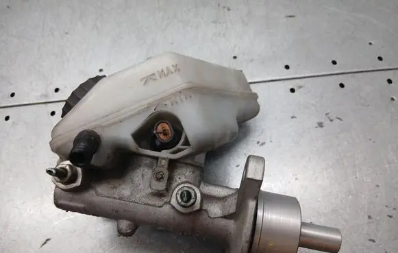 Opel Corsa C Master brake cylinder
