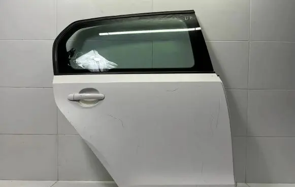 Volkswagen Up Rear door