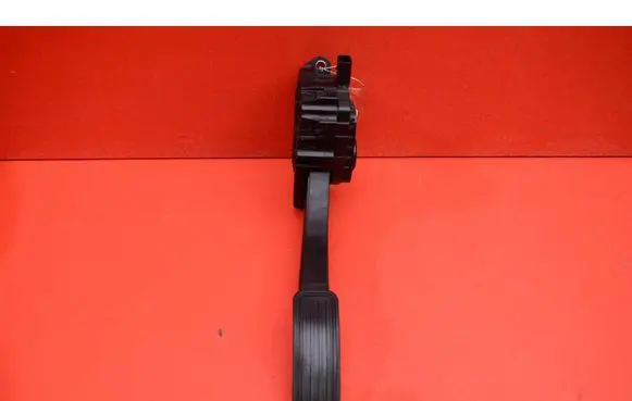 Ford Mondeo MK I Accelerator throttle pedal DG9C9F836AD