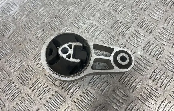 Mini One - Cooper Coupe R56 Engine mount bracket
