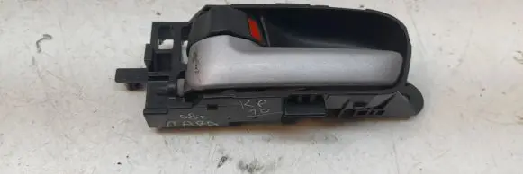 Suzuki Grand Vitara II Front door interior handle