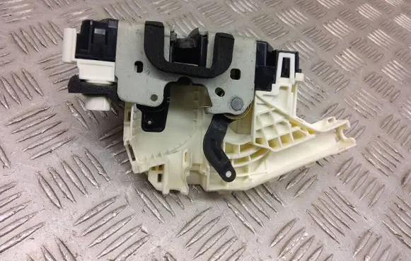 Tesla Model 3 Rear door lock 106896900L