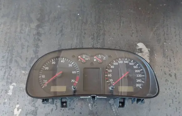 Volkswagen Golf IV Speedometer (instrument cluster) 1J0920805B 0263628001
