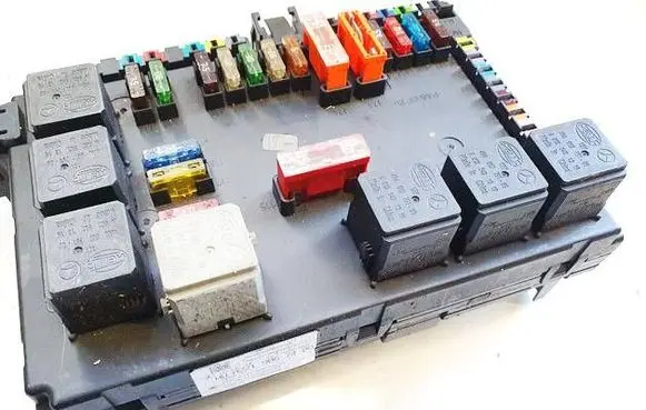 Mercedes-Benz S W221 Fuse box set a2219067400 a2219067000